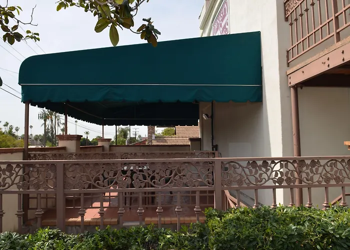 Dynasty Suites Hotel
