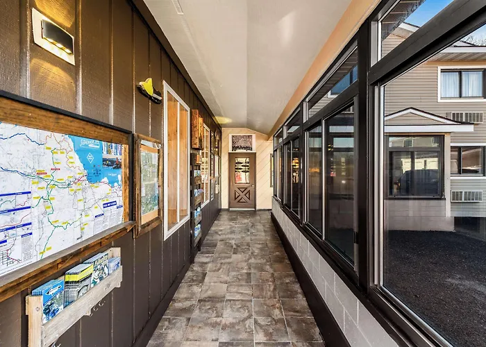 Americas Best Value Inn Marquette