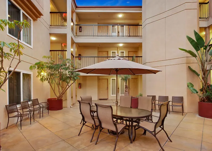 Days Inn By Wyndham Carlsbad