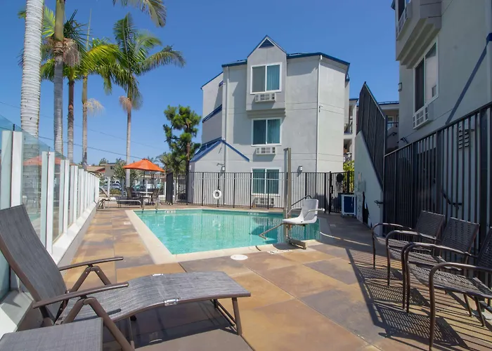Days Inn By Wyndham Carlsbad
