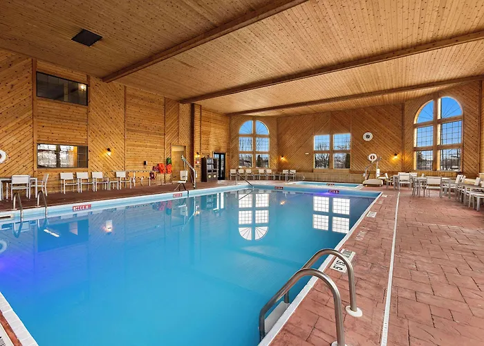 Comfort Inn & Suites Ludington Near Us-10