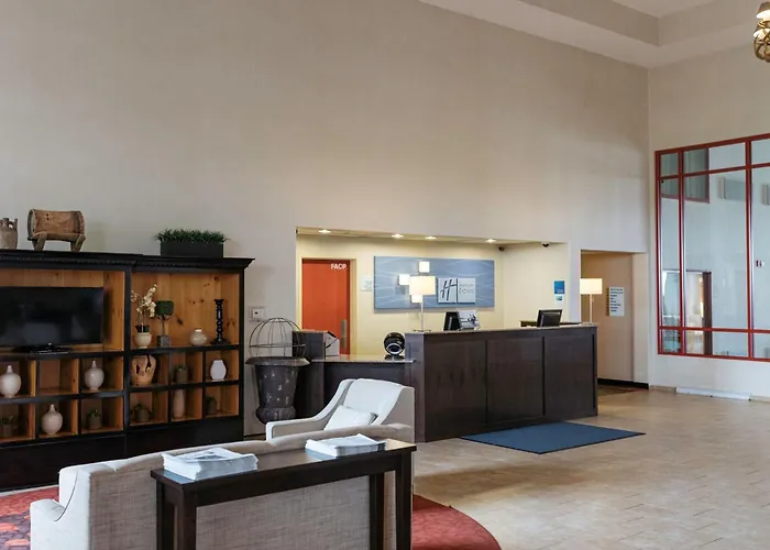 Holiday Inn Express & Suites - Olathe North By Ihg