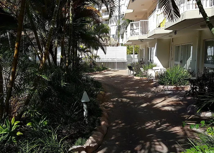 Outrigger Burleigh