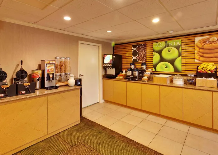 La Quinta By Wyndham Plattsburgh