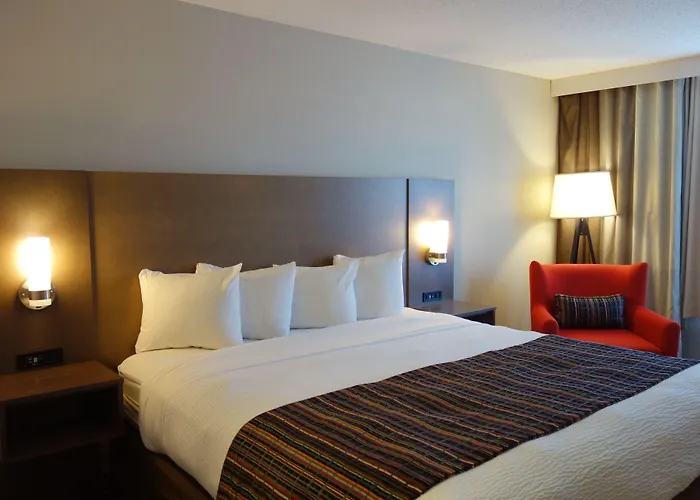Country Inn & Suites By Radisson, Decorah, Ia