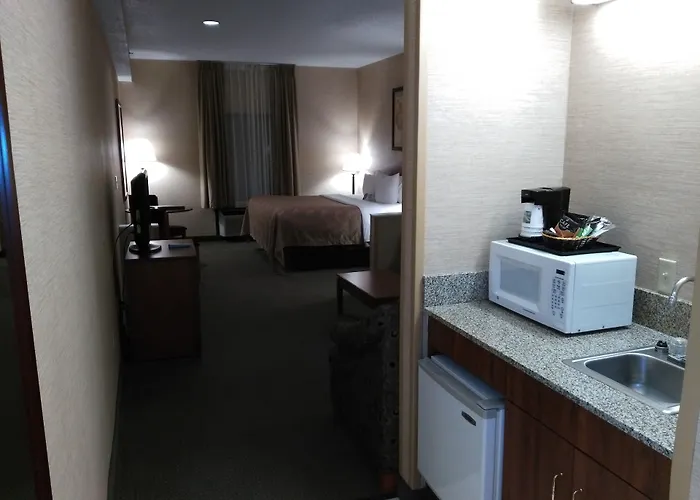 Quality Inn & Suites Benton - Draffenville