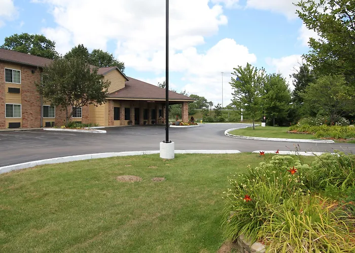 Baymont By Wyndham Muskegon