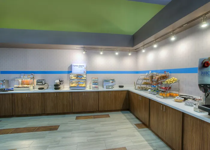 Holiday Inn Express & Suites Tempe By Ihg
