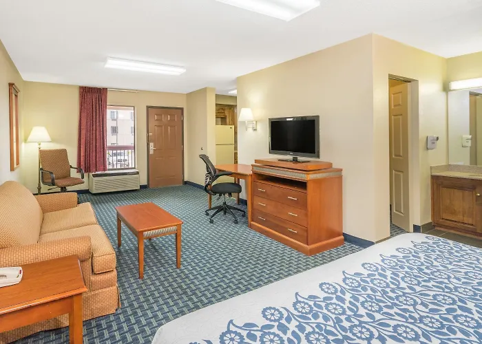 Days Inn By Wyndham Oak Grove/Ft. Campbell