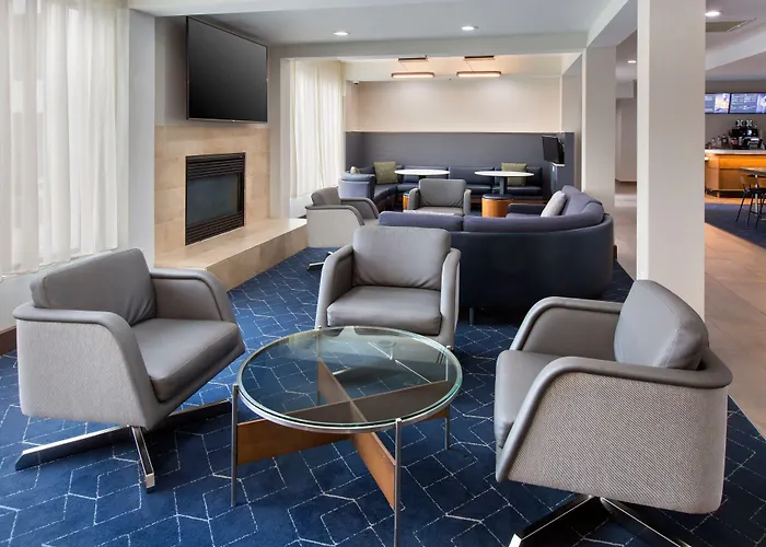 Courtyard By Marriott New Haven Orange