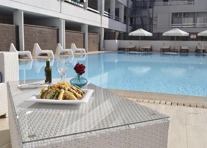 Sun Hall Hotel Larnaka