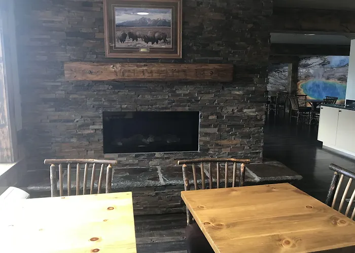 Clubhouse Inn
