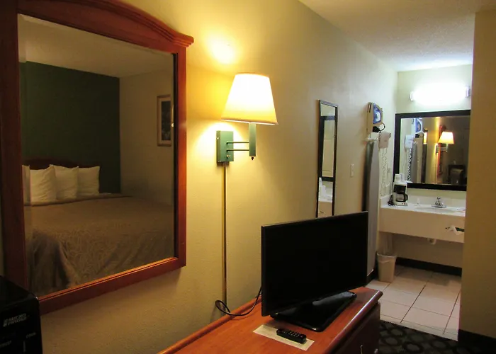 Economy Inn By Oyo Ashburn I-75