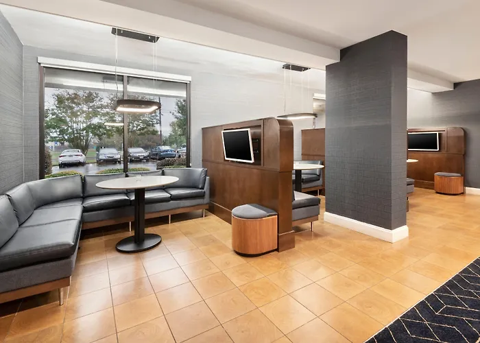 Courtyard By Marriott Burlington