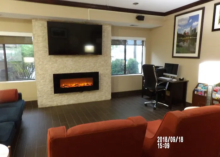 Comfort Suites Omaha East-Council Bluffs