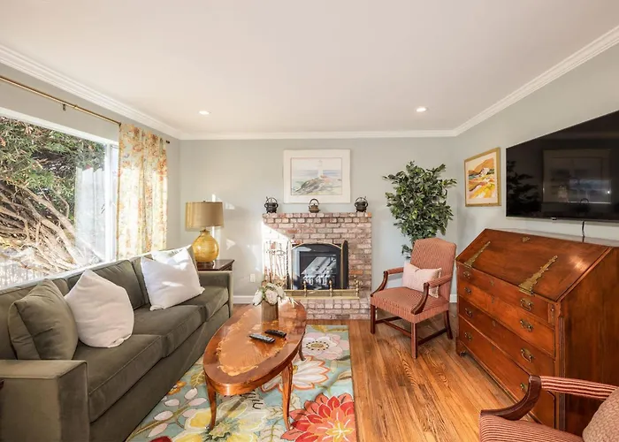 Charming Garden Cottage- Steps To Historic Old Town Half Moon Bay