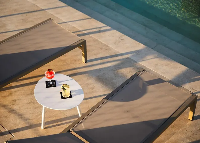 XVI Suites - Adults Only
