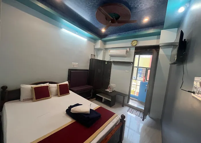 Panmozhi Residency-Luxury Comfort Stay
