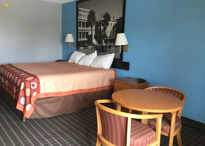Super 8 By Wyndham Walterboro