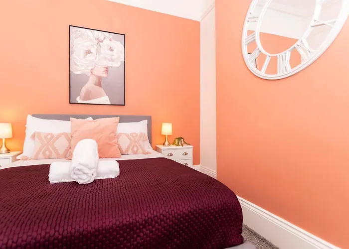 Newly Renovated 3Br House Near Hospital & Uni