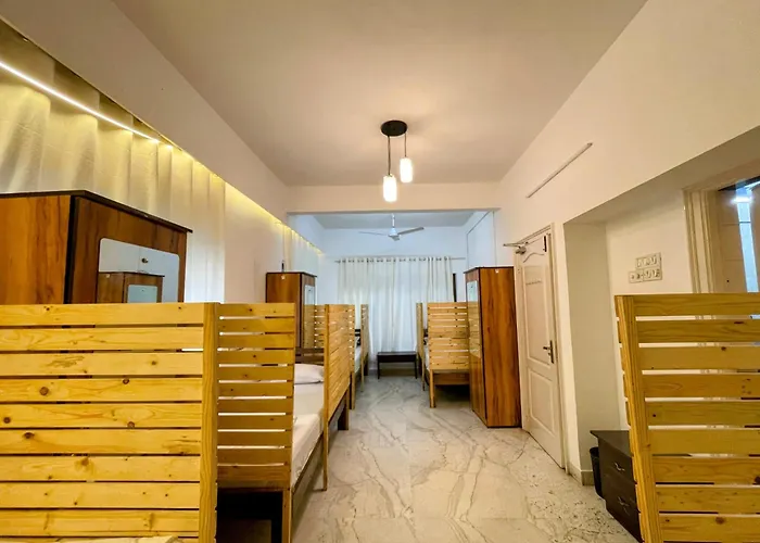 Hoshtel99 - Lux - Stay, Cowork And Cafe - Luxurious Twin Bungalow