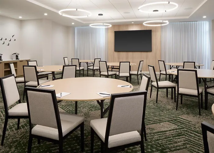 Hyatt Place Montreal Airport