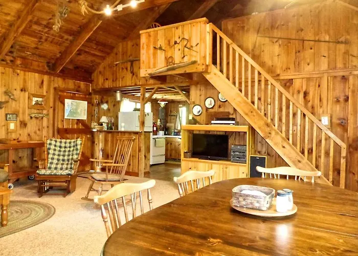 Rustic Cabin Rental On A Wildlife Sanctuary In Manistee, Michigan