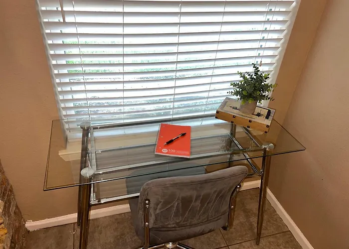 Katy Hideaway - Charming 3 Bdr