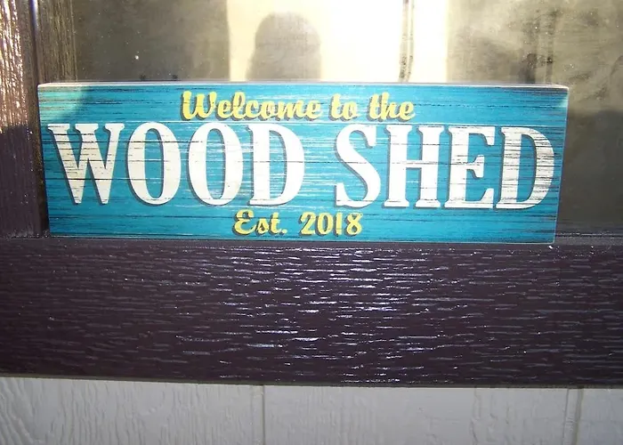 Cozy Wood Shed Tiny House Near Old Hickory Lake W/ Full Kitchen, Fire Pit & Breakfast