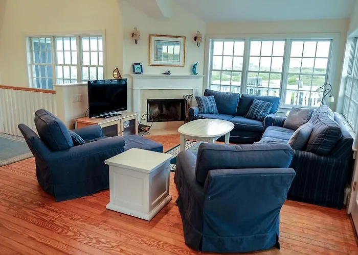 Grand Vacation Rental With 180-Degree Ocean Views On Nantucket, Massachusetts