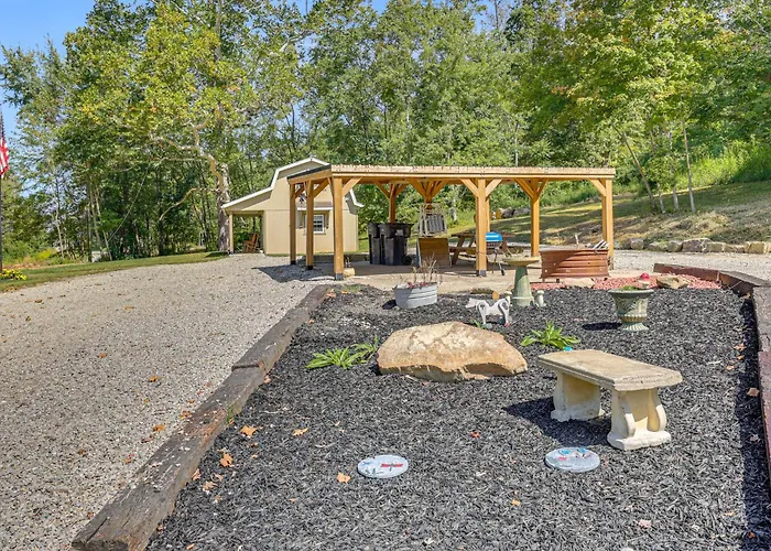 On 40 Acres: Charming Cabin In Zanesville!