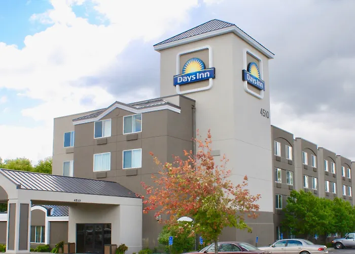 Days Inn By Wyndham Eagan Minnesota Near Mall Of America