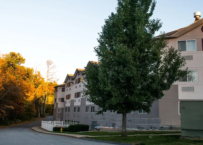 Best Western Plus Executive Court Inn & Conference Center
