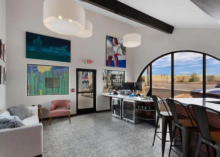 Hotel McCoy - Art, Coffee, Beer, Wine