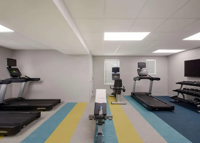 Sonesta Simply Suites Falls Church