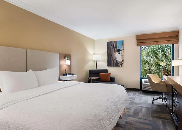 Hampton Inn Charleston North