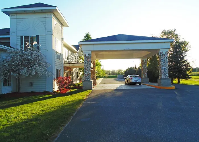 American Inn And Suites Houghton Lake