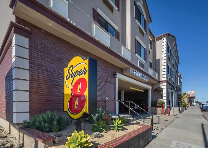 Hotel Skye San Francisco Airport SFO FREE SHUTTLE AND BREAKFAST!