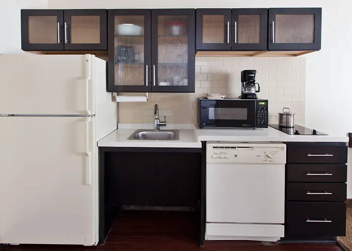 Sonesta Simply Suites Dallas Galleria