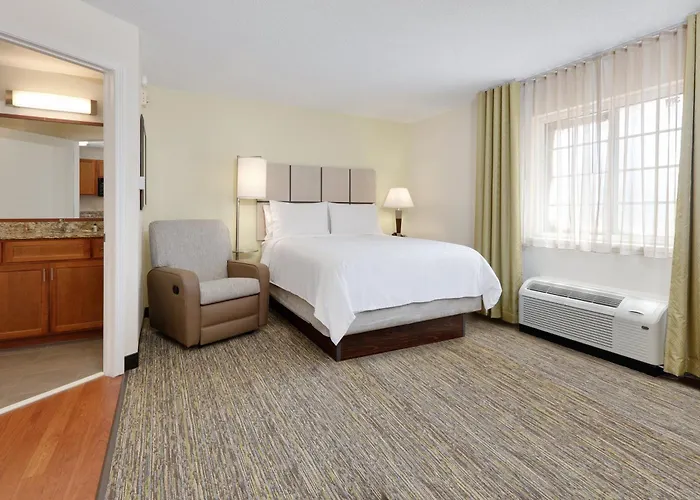 Candlewood Suites Salina By Ihg
