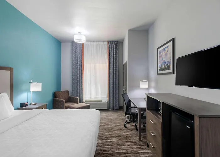 Clarion Inn & Suites Dfw North