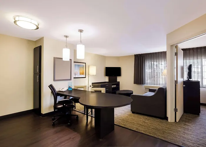 Sonesta Simply Suites St Louis Earth City
