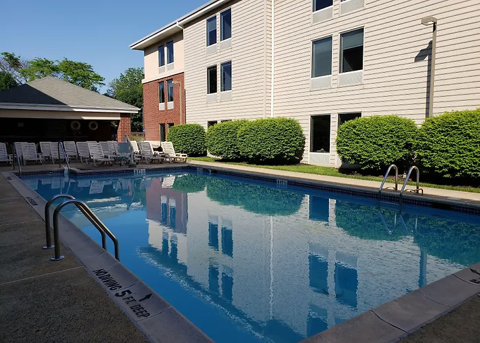 Hampton Inn & Suites Newtown