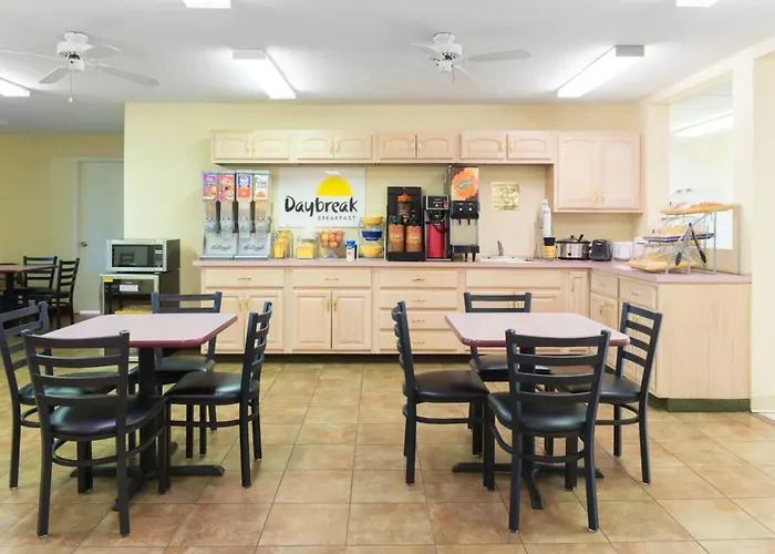 Days Inn By Wyndham Mount Vernon