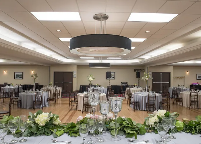 Four Points By Sheraton Edmonton South