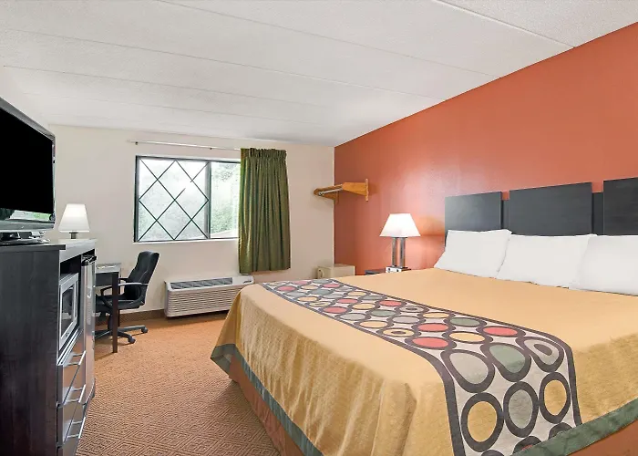 Super 8 By Wyndham Stamford/New York City Area