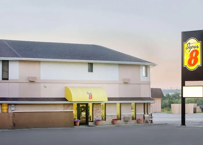 Super 8 By Wyndham Casper West By The River