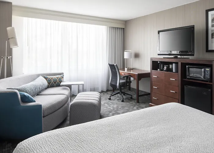 Courtyard By Marriott Seattle Federal Way