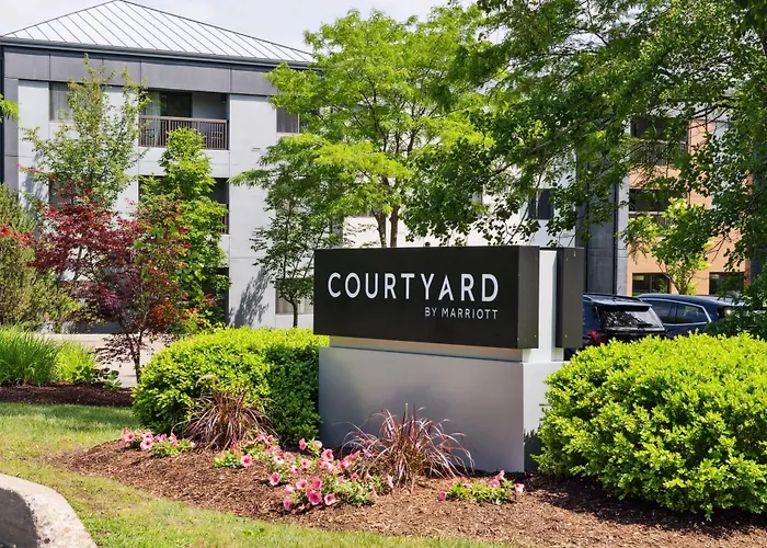 Courtyard Burlington Williston