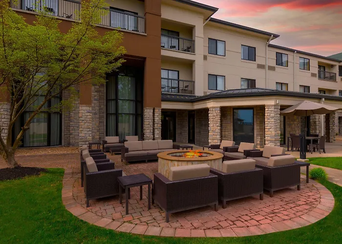 Courtyard By Marriott Springfield Airport